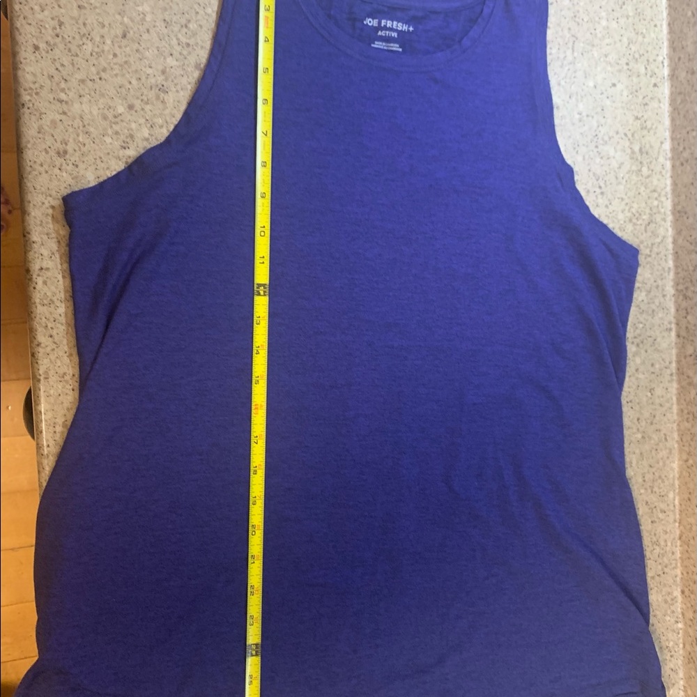 Tank tops - Picture 8 of 11